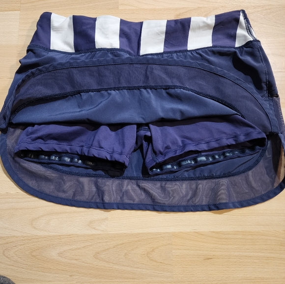 LULULEMON hotty hot skirt - Picture 3 of 4